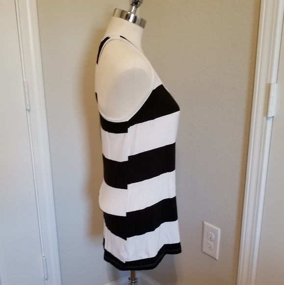 2 Tank Tops - Picture 4 of 8